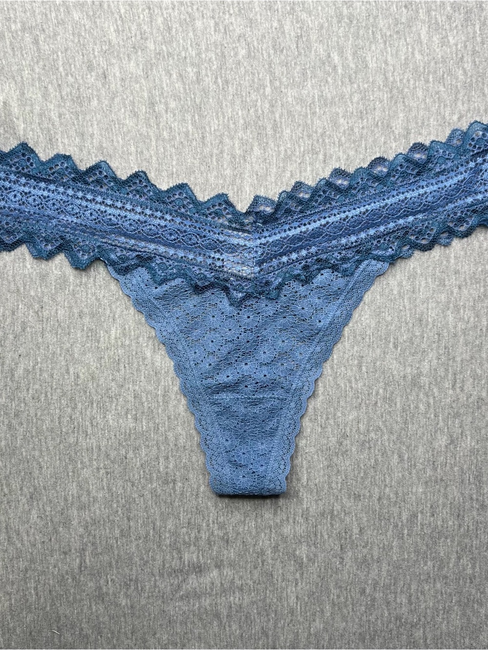 NWOT Aerie blue lace thong size small